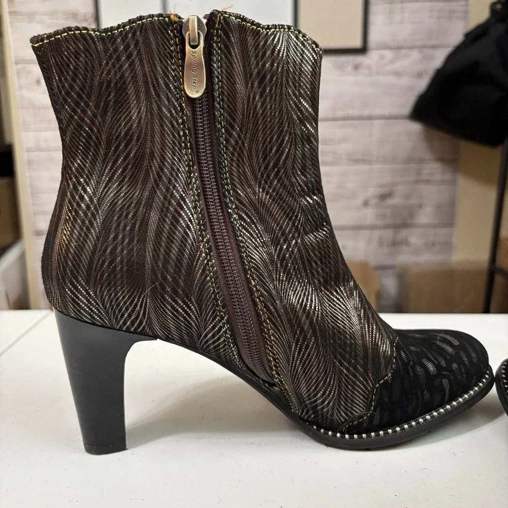 Spring Step L' Artiste Ignited Booties 39/9 Black Lace Floral Side Zip Victorian